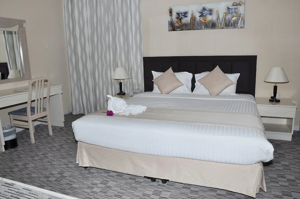 Wescott Pearl Hotel Apartments Дубай 3*,