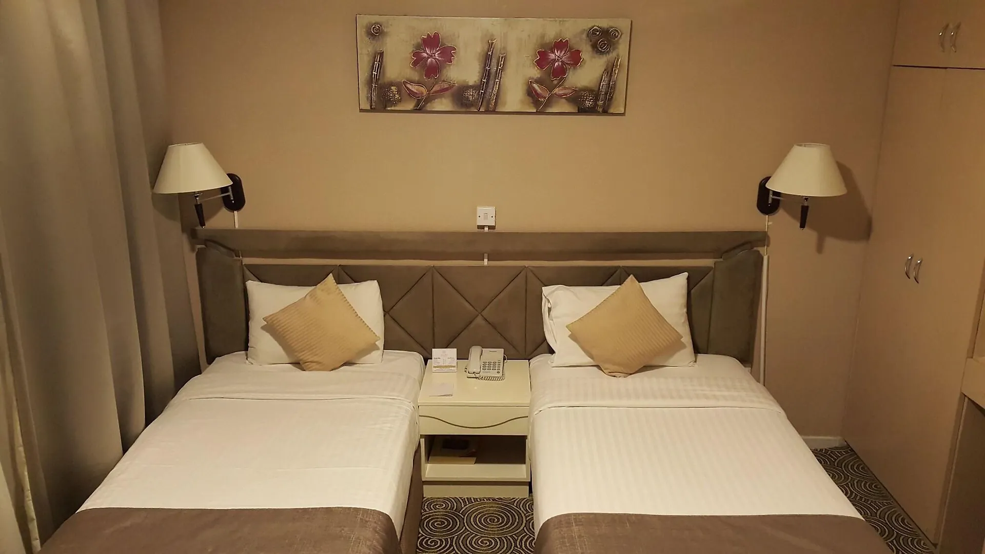 Wescott Pearl Hotel Apartments Dubaj